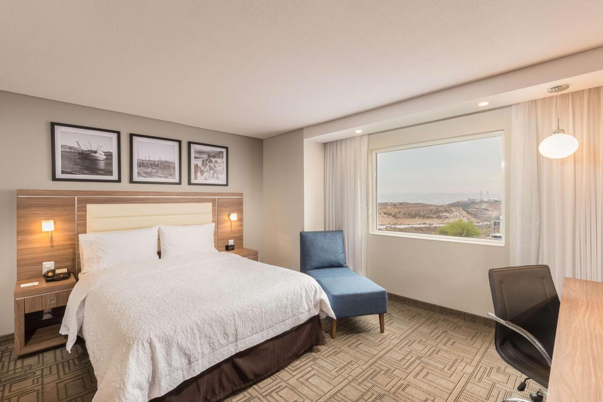 Hampton Inn By Hilton Tijuana Exterior photo